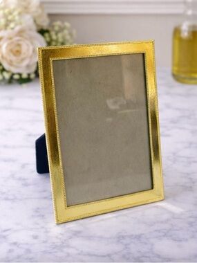 Isaac Mizrahi Gold Tone Picture Frame 4x6 Photo Metal Beaded Edge Easel Back